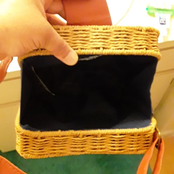 NWOT straw bag - Picture 7 of 8